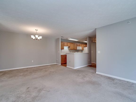 4th image of 3049 Westminster Dr APT 104
