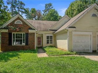 5924 Carriage Oaks Dr, Charlotte, NC 28262