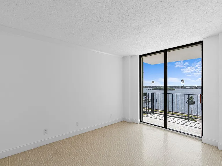 3800 Washington Rd #812 — Photo 10