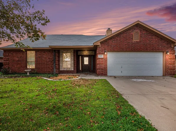 1855 Roadrunner Dr, Weatherford, TX 76088