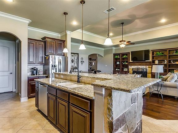 5th image of 712 Falls Creek Ct