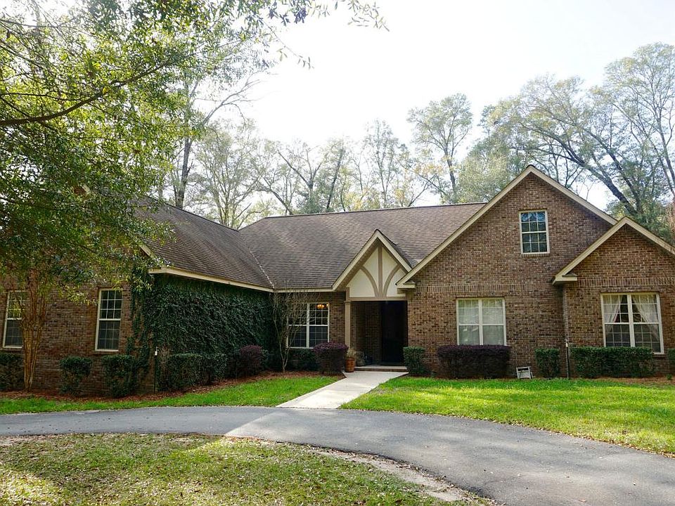 1st image of 3433 Parkwood Dr
