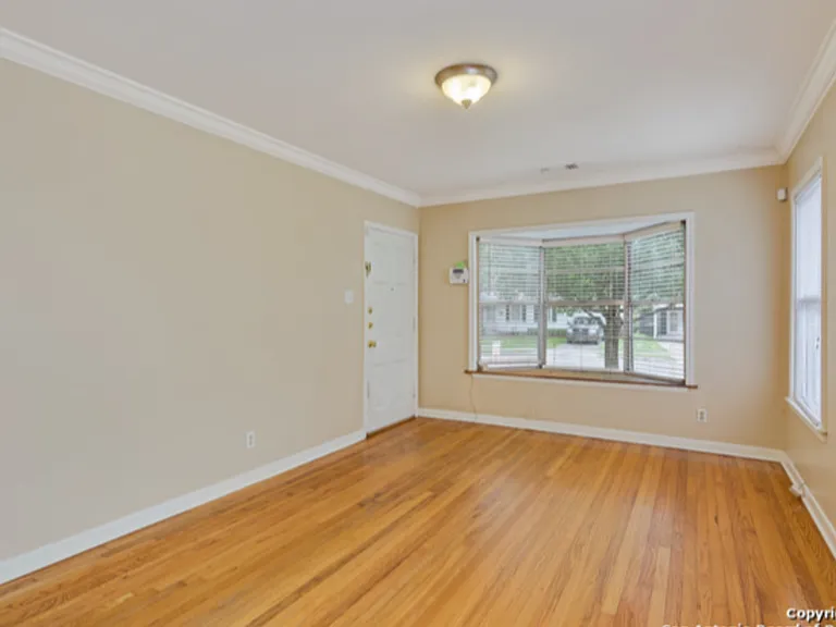 415 N Meadowlane Dr — Photo 3