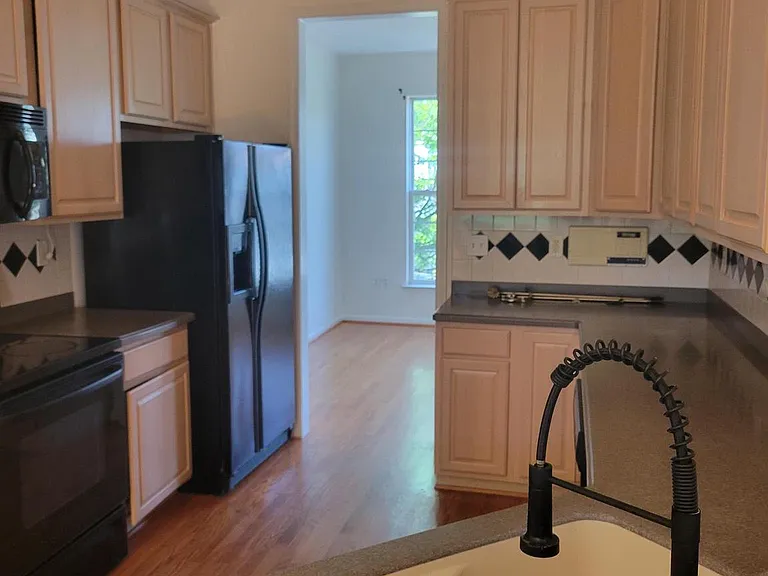 43799 Maison Blanc Sq — Photo 5