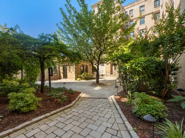 148-09 Northern Boulevard East image 9 of 15