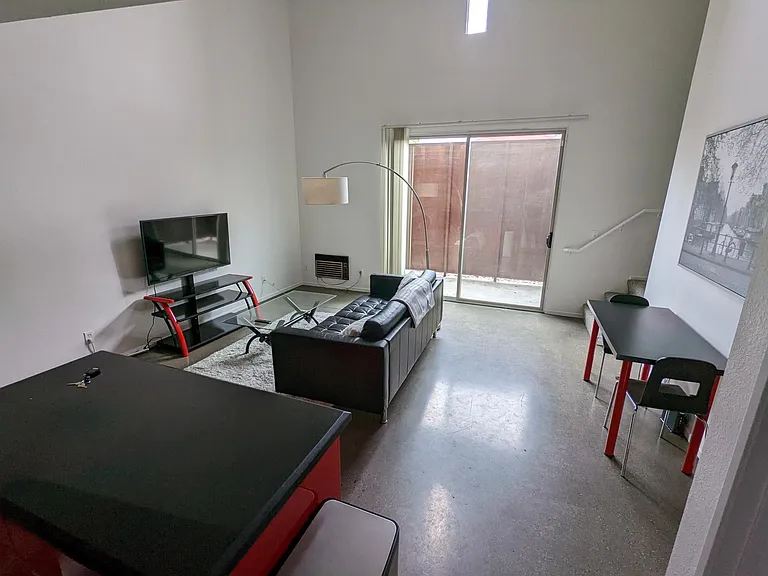 721 9th Ave #20 — Photo 3