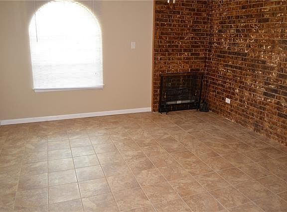 4th image of 2229 Barton Dr