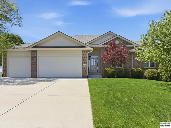 6134 N 165th St, Omaha, NE 68116