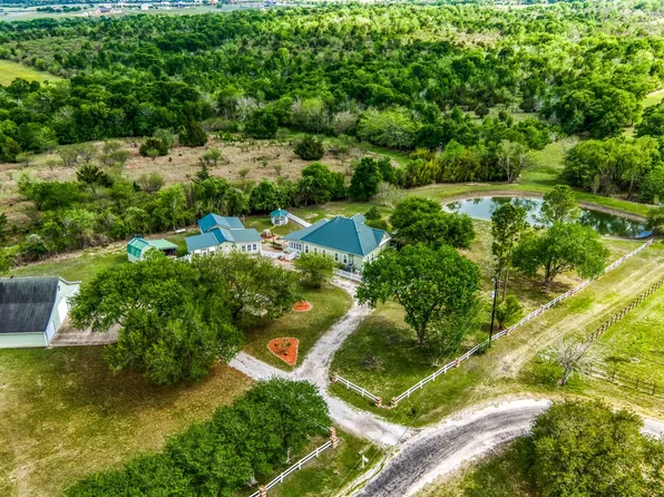 7257 Kurt Dr, Brenham, TX 77833