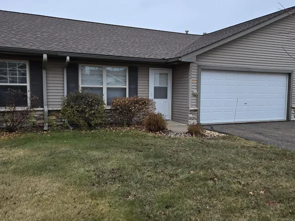1523 Ponderosa Ln, New Richmond, WI 54017