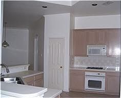 4th image of 3815 Garden Way
