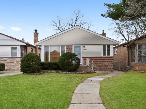 12809 S May St, Calumet Park, IL 60827
