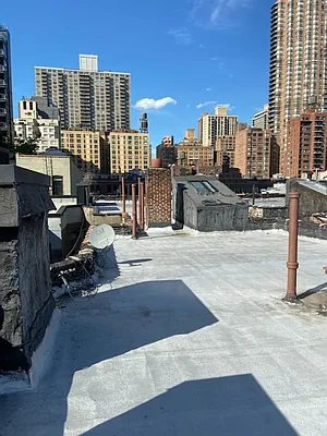 Rented by Green Line Realty | media 9