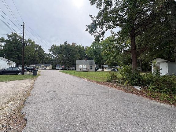 2nd image of 135 Fort Burr St