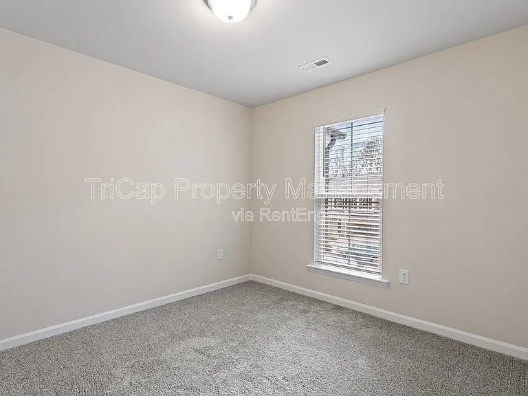 416 Glen Clova Dr — Photo 33