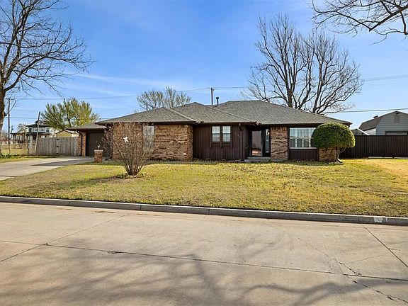 3rd image of 1101 Gabriel Dr