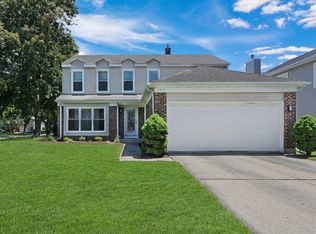 1215 Devonshire Rd, Buffalo Grove, IL 60089