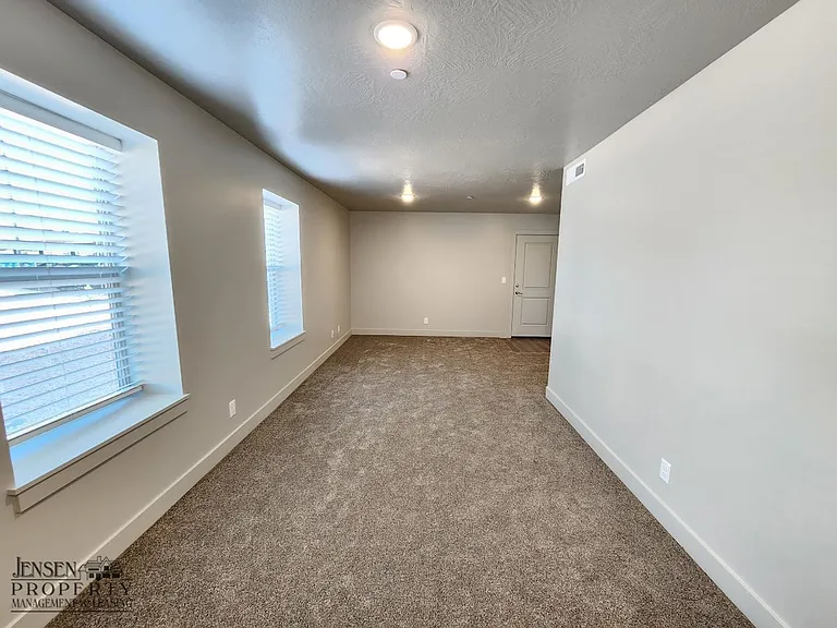 133 N Rock Canyon St #J105 — Photo 13