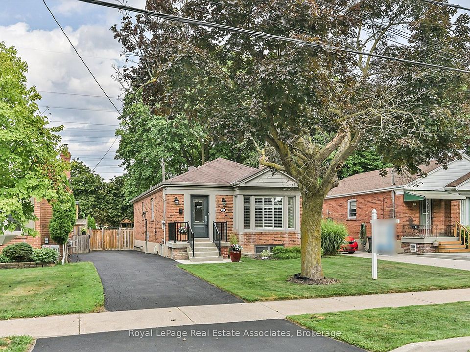 1st image of 41 Ashbourne Dr