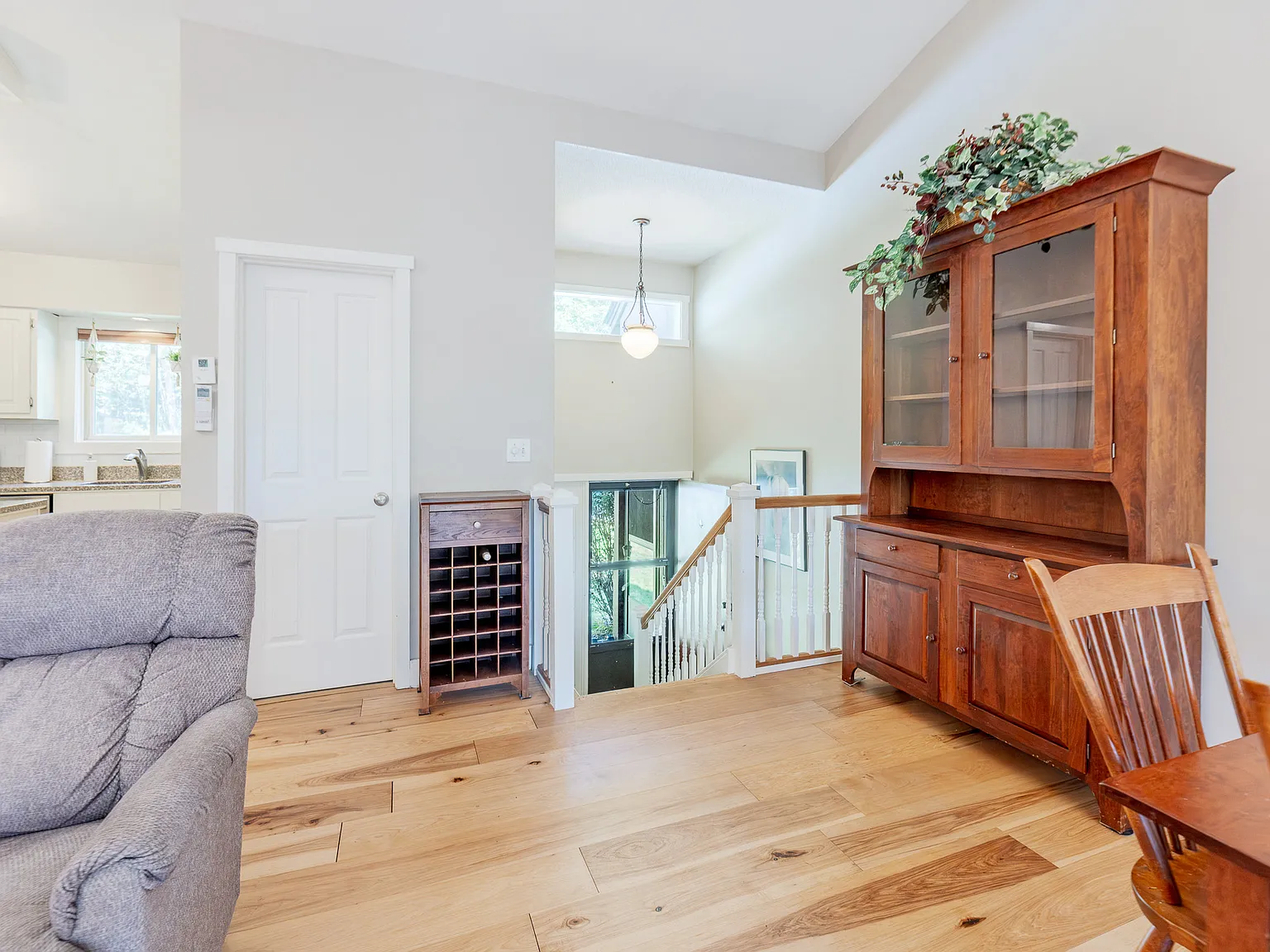 2 bed, 1.5 bath, 1063 sqft, $2,400 — Photo 3