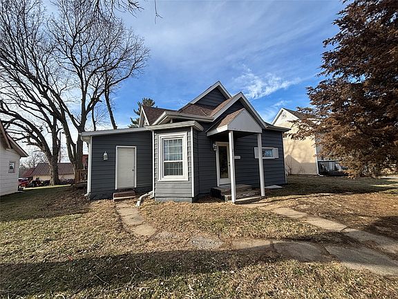 2nd image of 2117 5th St