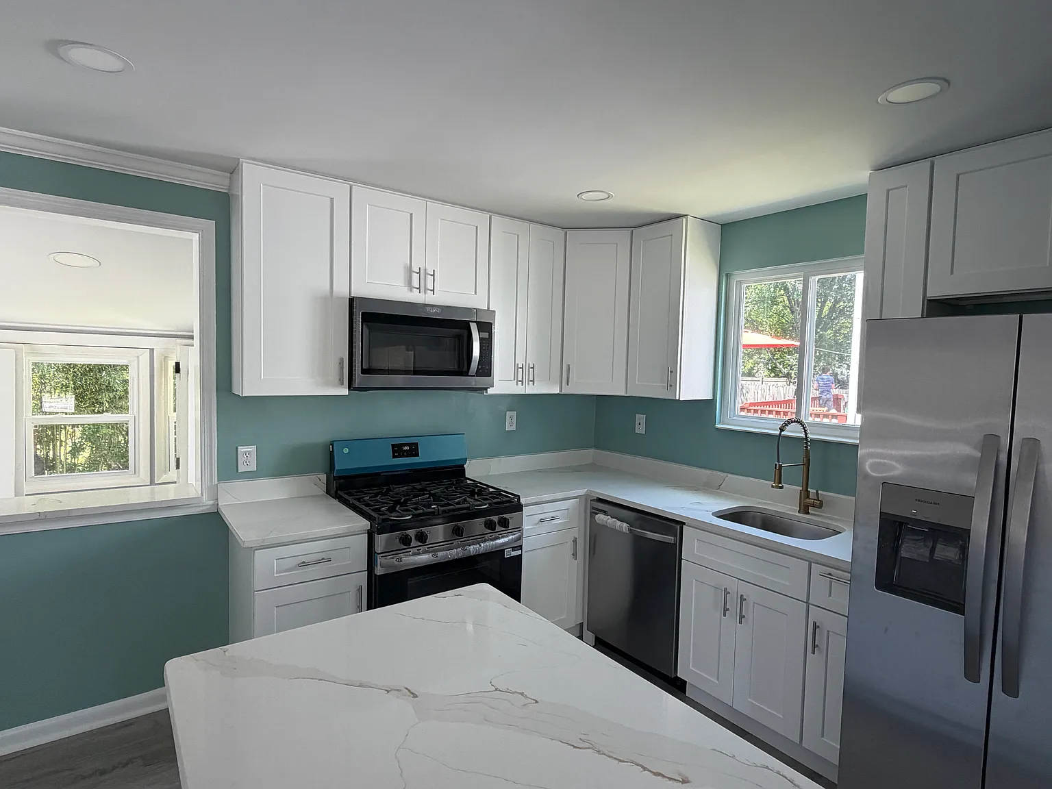 5 bed, 1945 sqft, $3,950 — Photo 1
