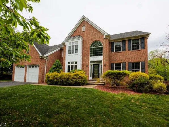 8 Overlook Dr, Riverdale Boro, NJ 07457