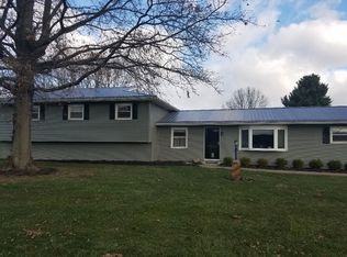 21929 Valley View Dr, West Lafayette, OH