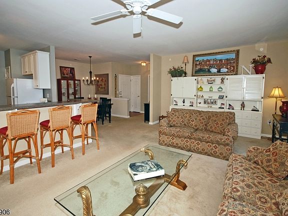 2nd image of 5 Slate Ct