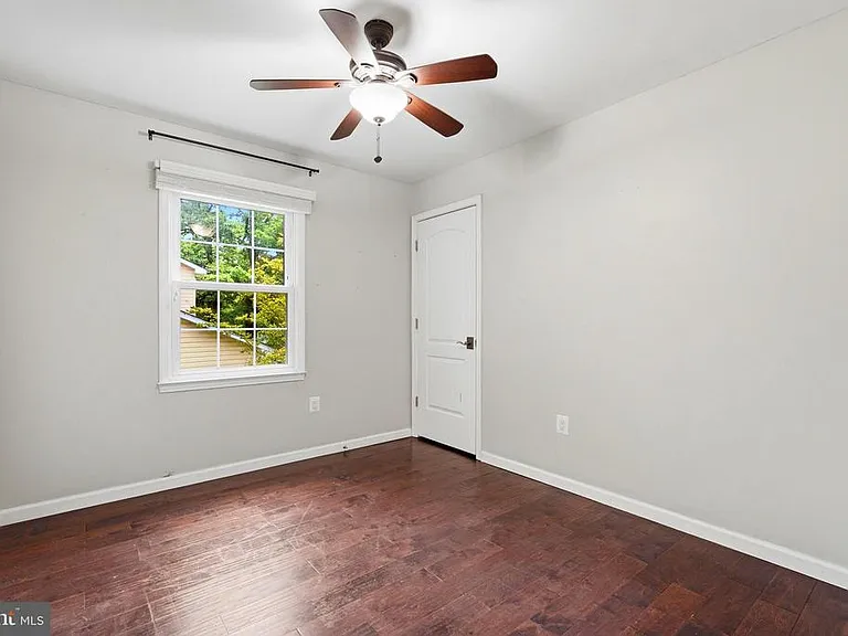 12017 William And Mary Cir — Photo 19