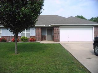 8640 Stoner Ln, Rogers, AR 72756