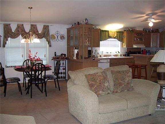 4th image of 1710 Roselea Dr