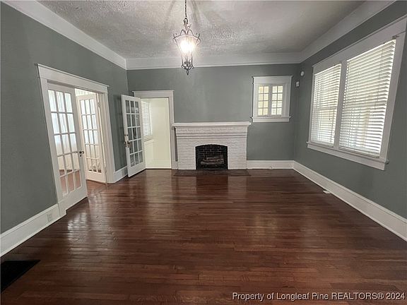 2nd image of 204 Oakridge Ave