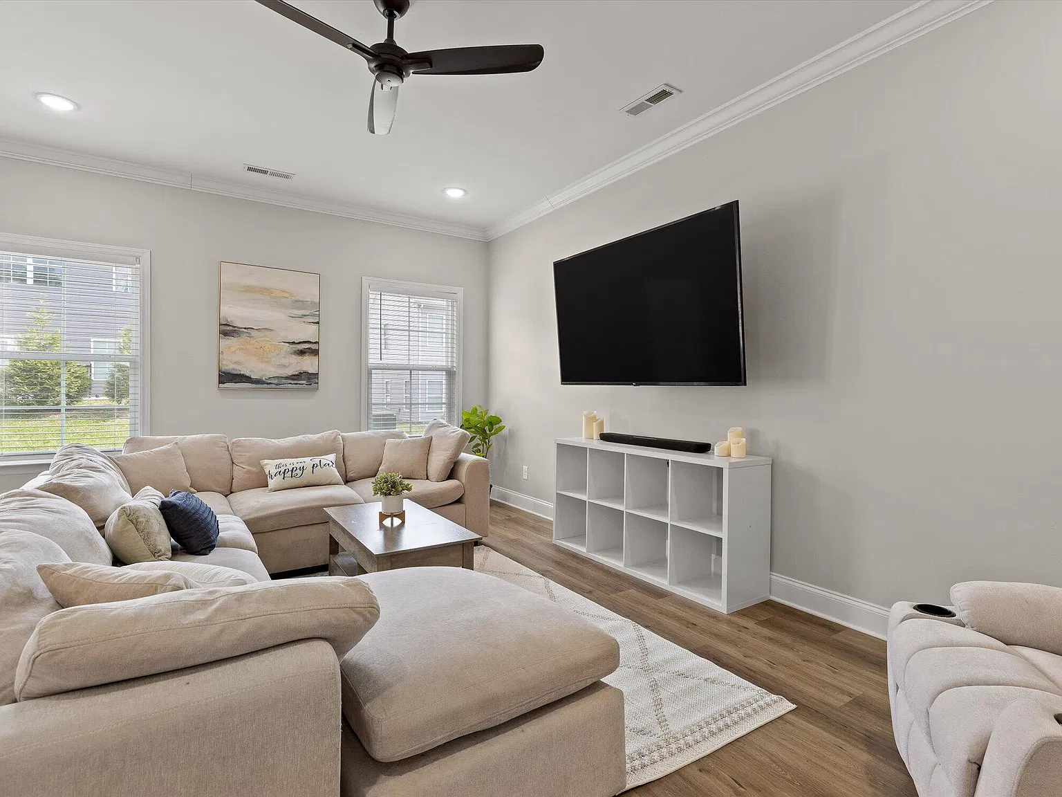 3 bed, 1664 sqft, $1,900 — Photo 2