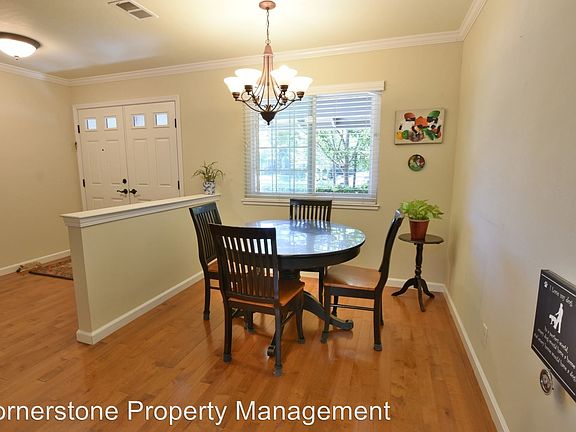 5th image of 975 Scotsglen Ct