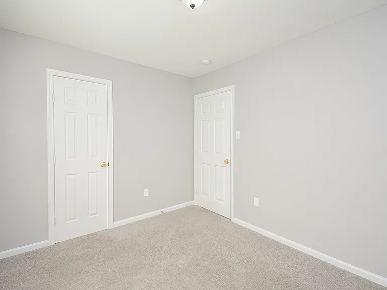 7611 Dyer St — Photo 16