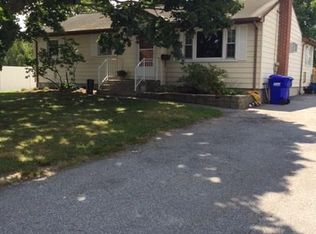 77 Brookside Ln, Groton, CT 06340