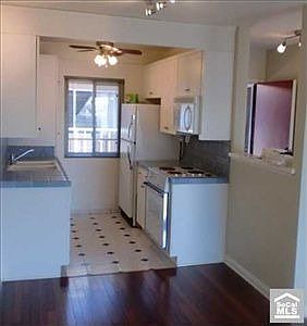 4th image of 5959 E Naples Plz Unit 309