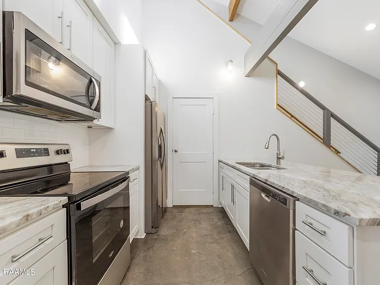 102 Oak Plains Aly — Photo 5