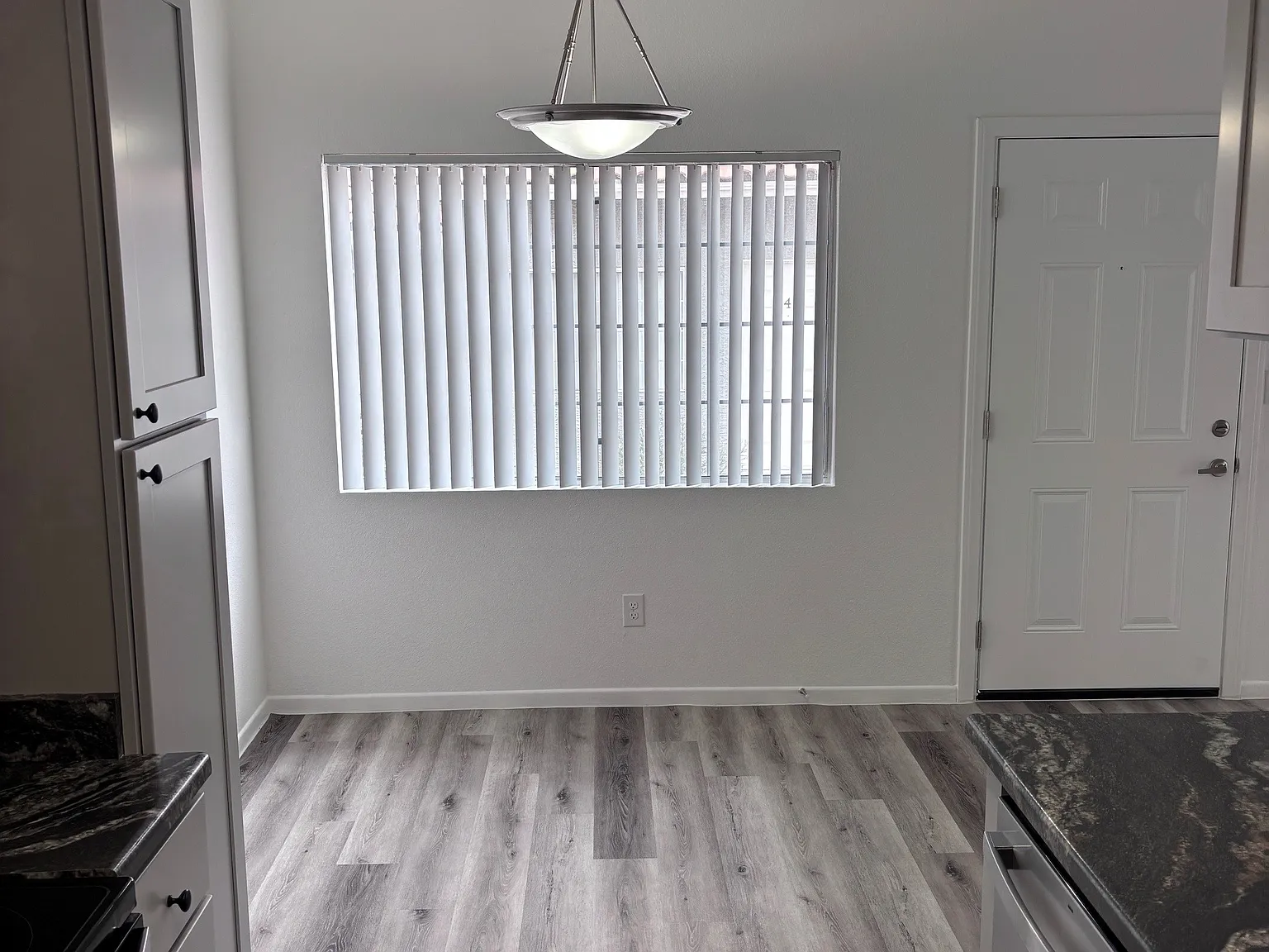 3 bed, 1.5 bath, 1190 sqft, $1,744 — Photo 3