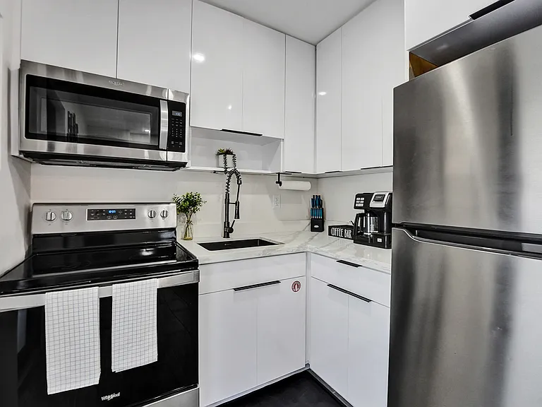 1405 N Andrews Ave #2 — Photo 4