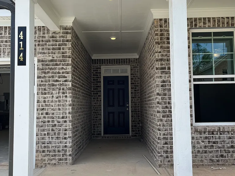 414 Kinross Ln — Photo 4