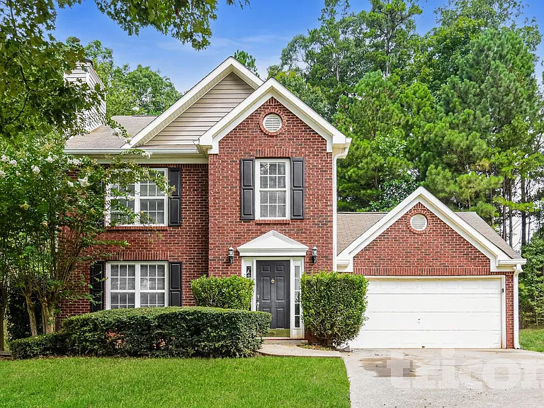 205 Eagle View Trce — Photo 1