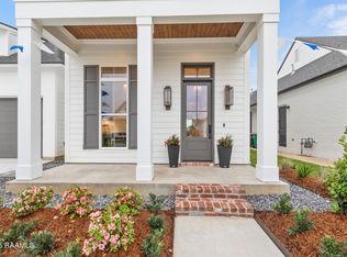 207 Crossbill Dr, Lafayette, LA 70508