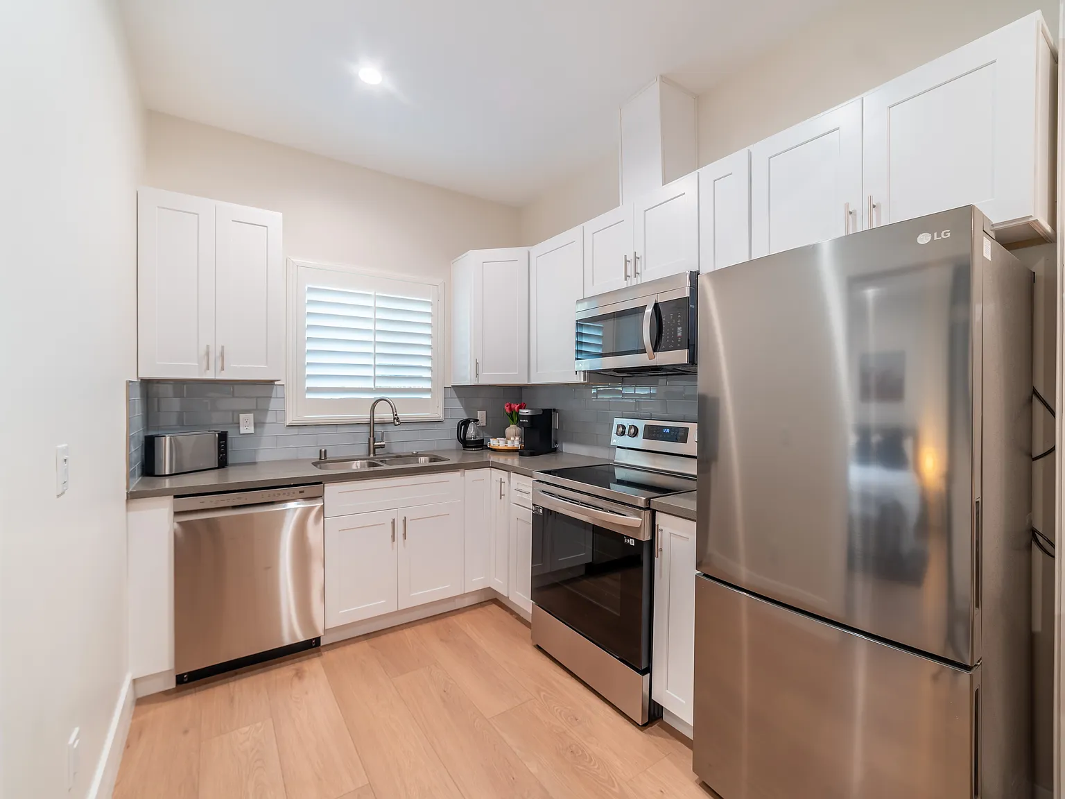 1 bed, 390 sqft, $2,300 — Photo 4