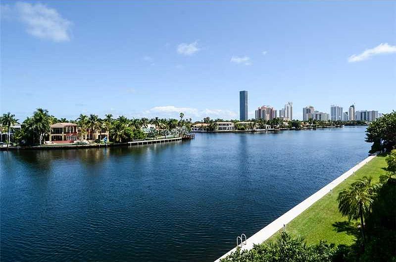 1st image of 20191 E Country Club Dr APT Ws2