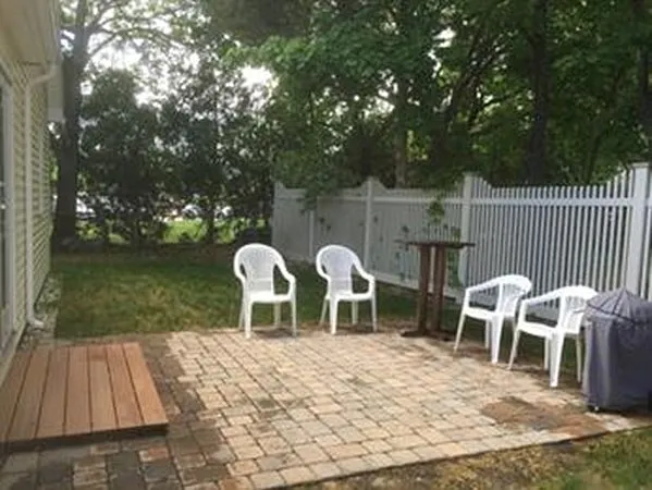 633 Saw Mill Brook Pkwy #1 — Photo 20