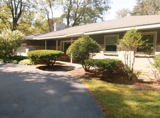 2 N Maple Ln, Loudonville, NY 12211