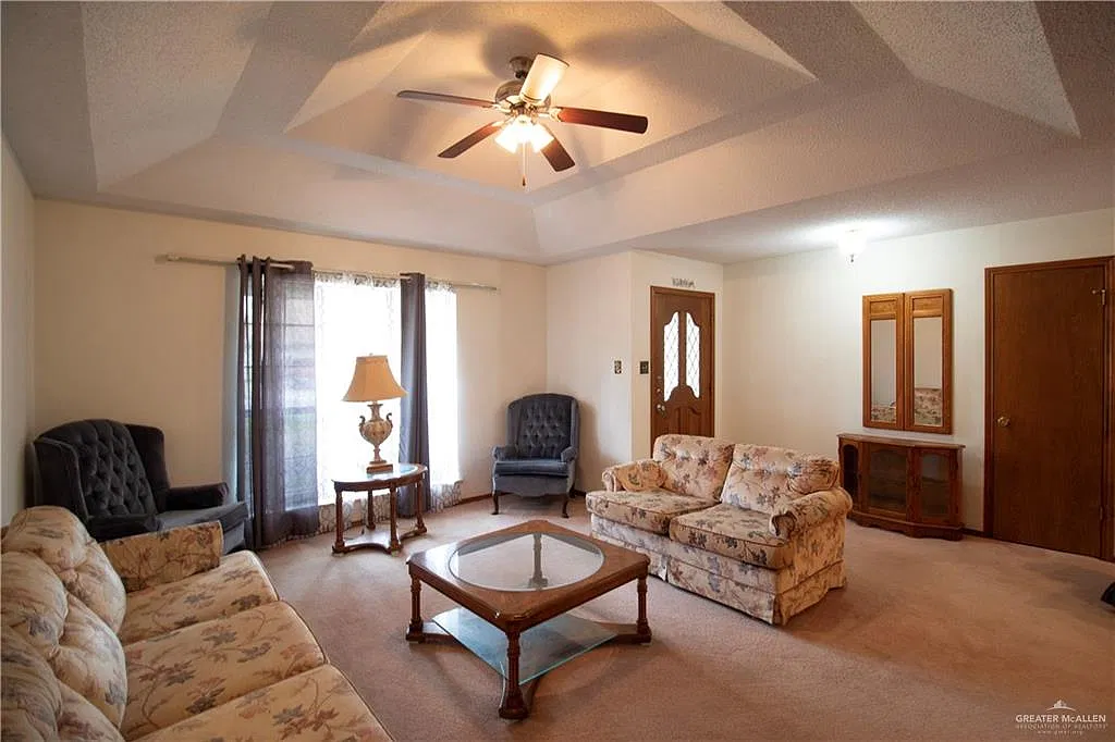 2 bed, 2.5 bath, 1655 sqft, $1,350 — Photo 2