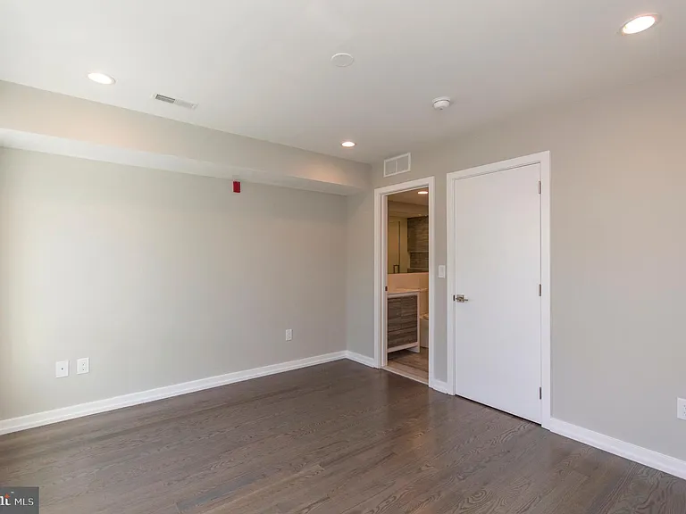 1703 Bainbridge St #2 — Photo 12
